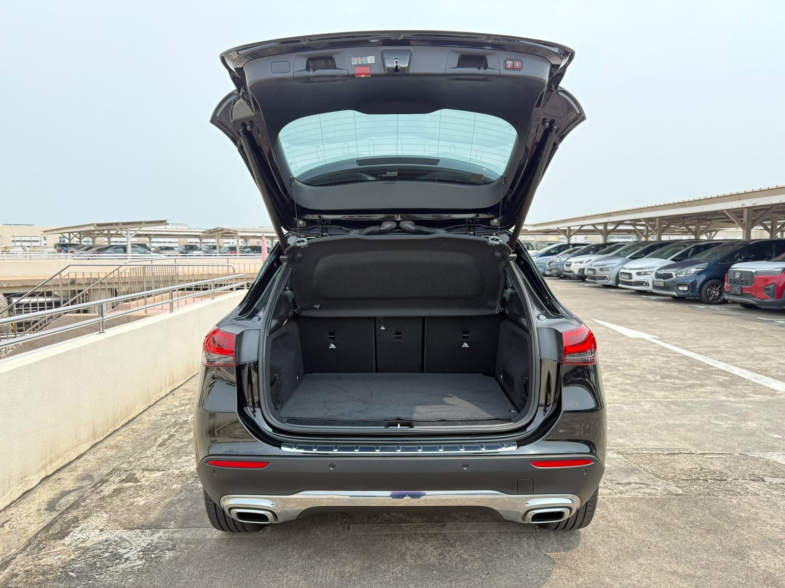 Mercedes-Benz GLA180 Progressive photo 9